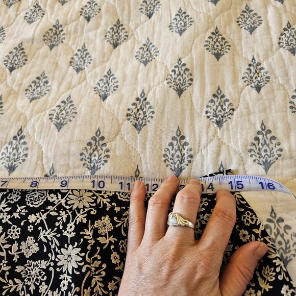 Talbots Petites 100% Silk Black White Floral Midi Skirt Size 10P Lined Side Slit - Picture 14 of 14